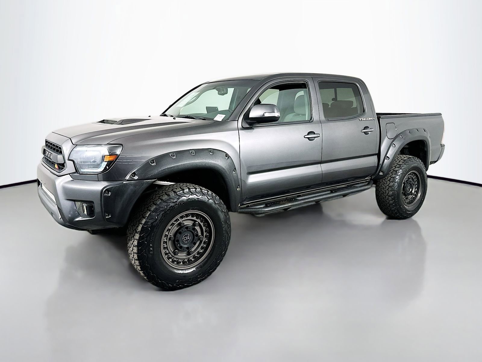 Used 2013 Toyota Tacoma 4x4 Double Cab w/ TRD Sport Pkg image 3