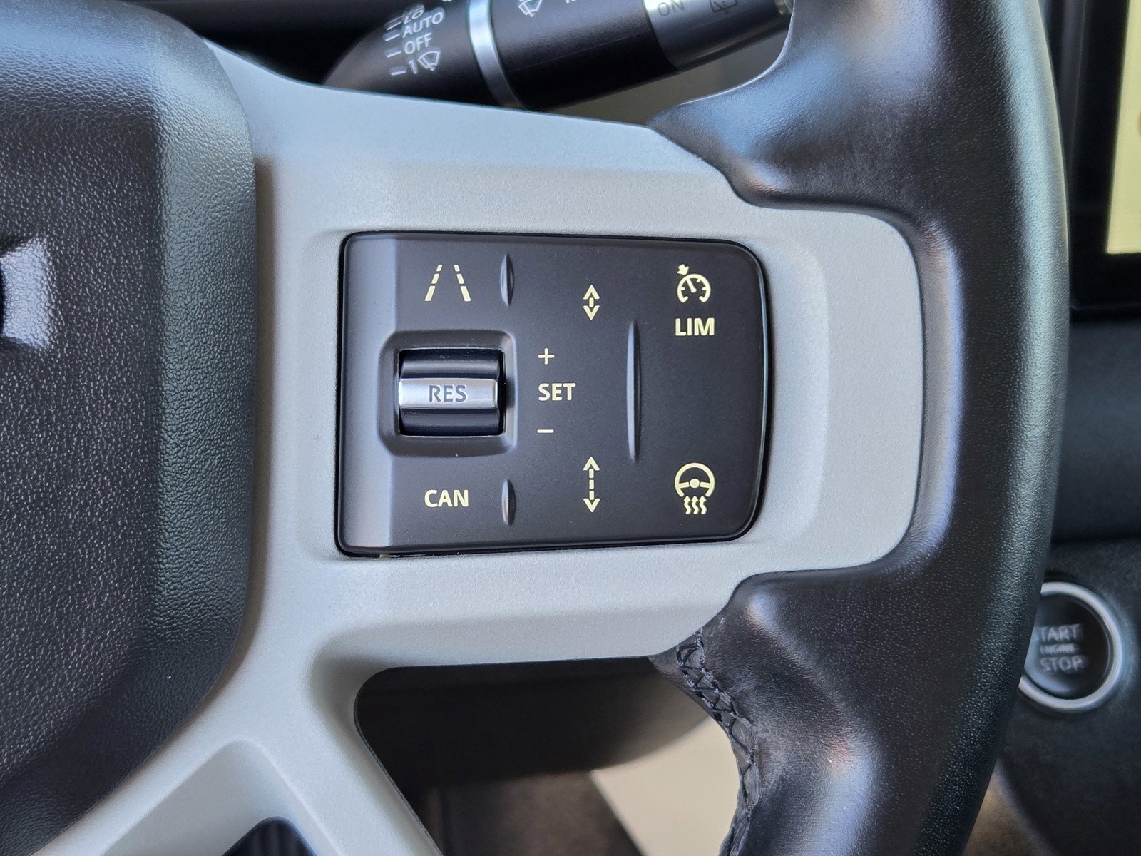 Used 2020 Land Rover Defender 110 SE image 18