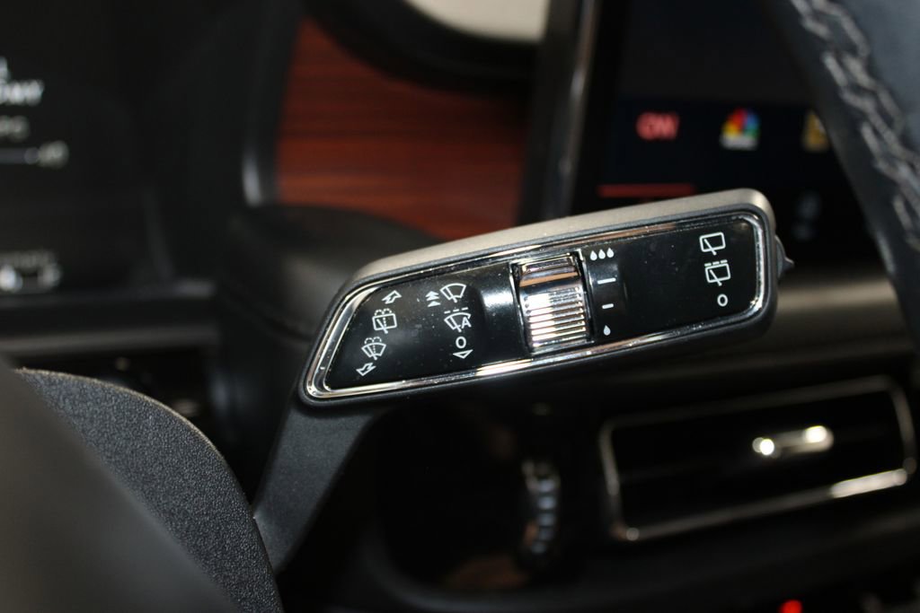 Used 2022 Lincoln Nautilus Reserve w/ Monochromatic Package image 40