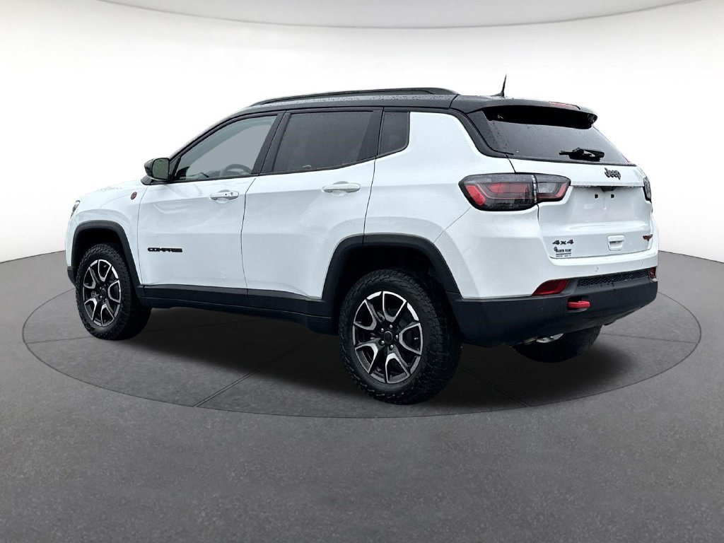 Certified 2025 Jeep Compass Trailhawk w/ Trailhawk Elite Group AWD/4WD image 3