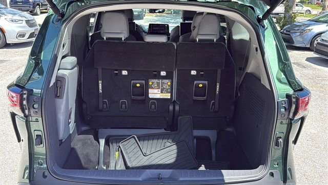 Certified 2022 Toyota Sienna XLE image 8