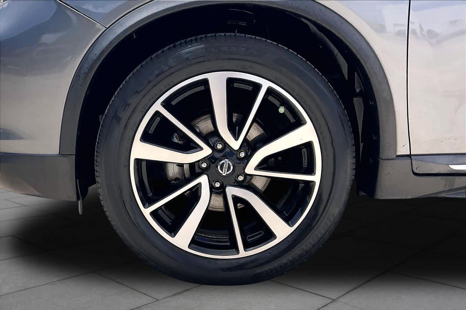 Used 2020 Nissan Rogue SL FWD image 11