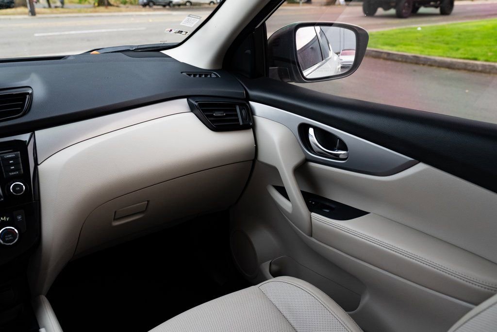 Used 2020 Nissan Rogue Sport SL w/ Premium Package FWD image 10