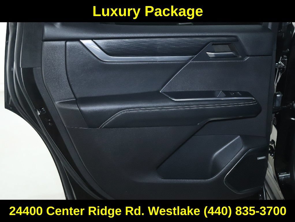 Used 2024 GMC Acadia Elevation w/ Luxury Package AWD/4WD image 13