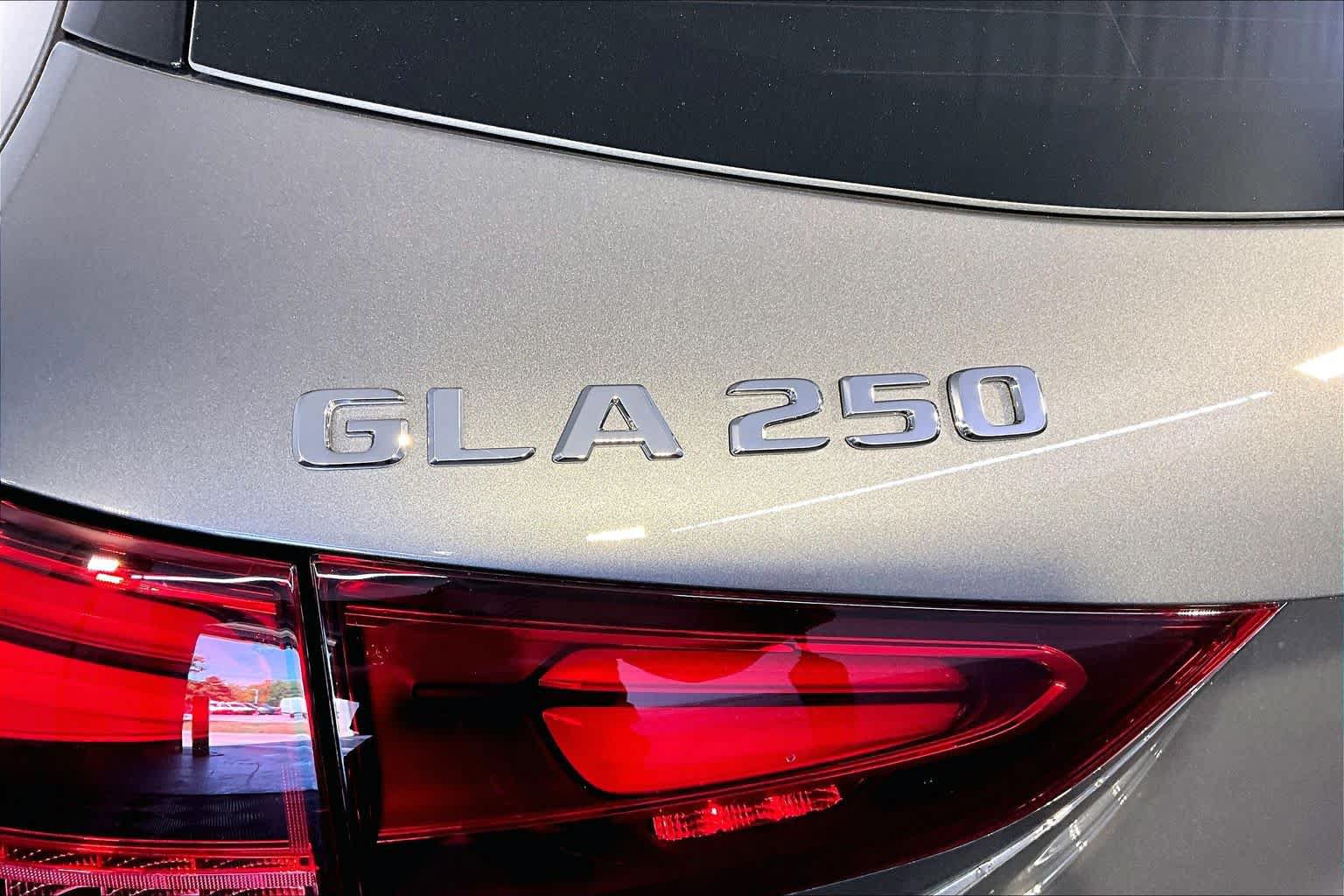 New 2026 Mercedes-Benz GLA 250 4MATIC image 6