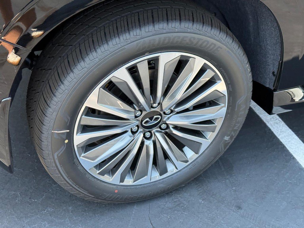 New 2027 INFINITI QX80 Luxe w/ Cargo Package AWD/4WD image 4