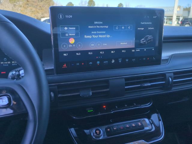 Used 2023 Lincoln Corsair AWD image 24