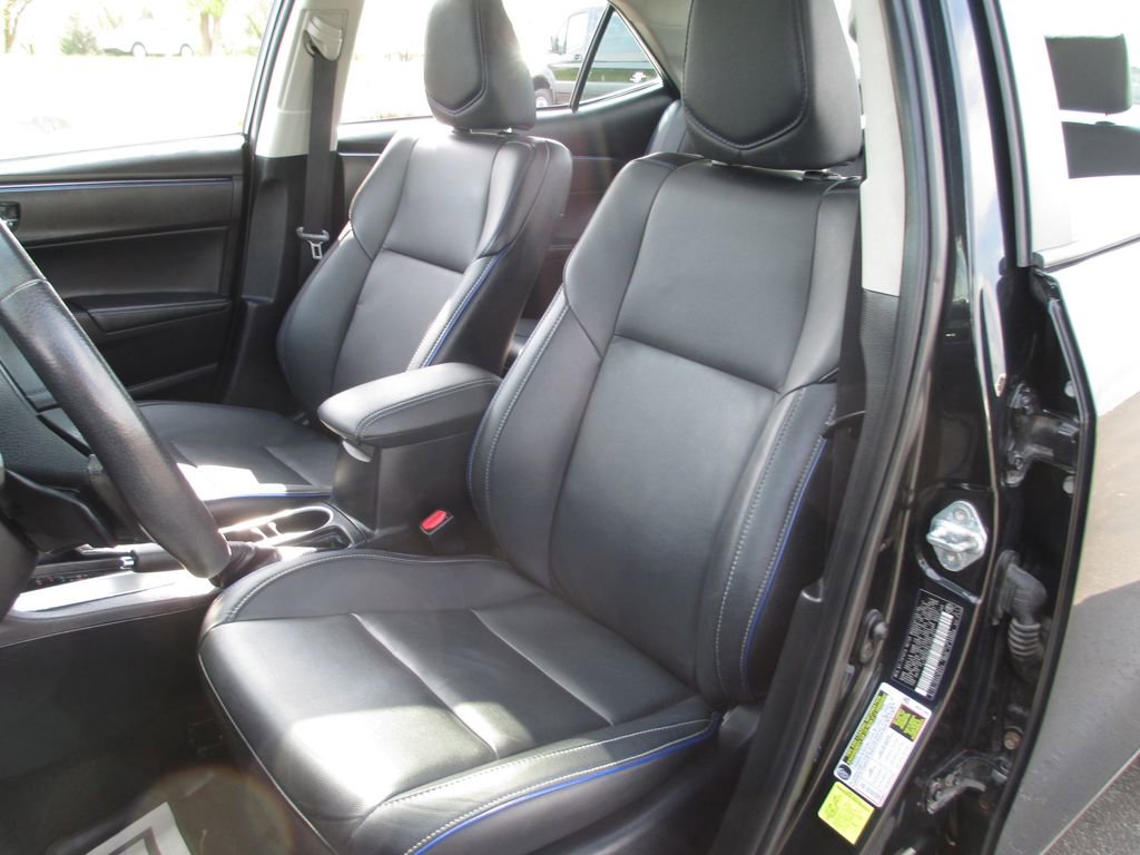 Used 2018 Toyota Corolla XSE image 17