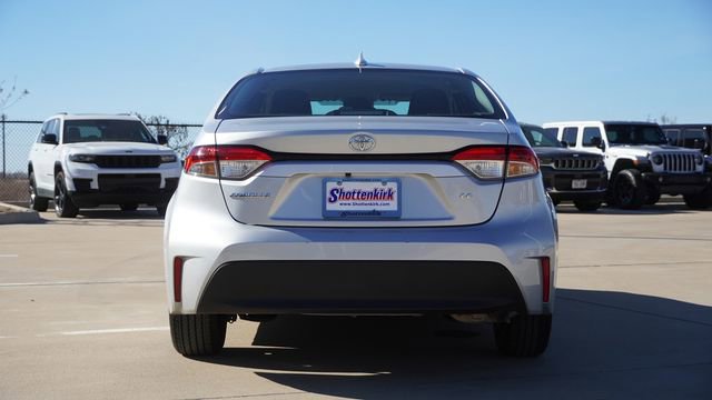 Used 2024 Toyota Corolla LE image 8