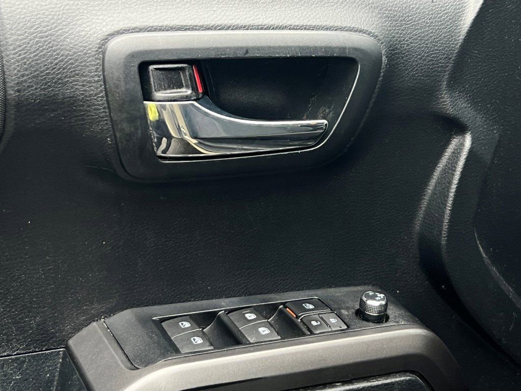 Used 2018 Toyota Tacoma TRD Off-Road image 15
