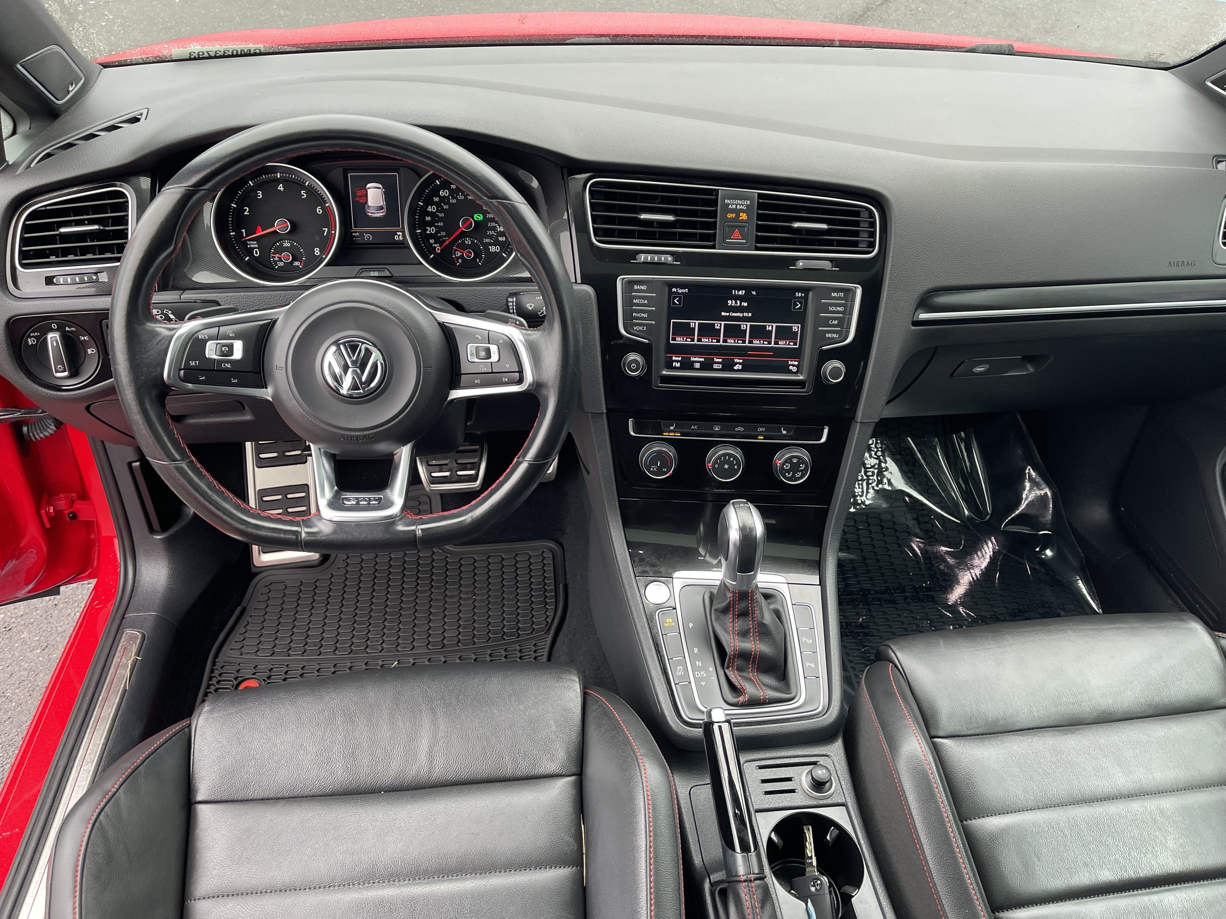 Used 2016 Volkswagen GTI SE w/ Driver Assistance Package FWD image 12