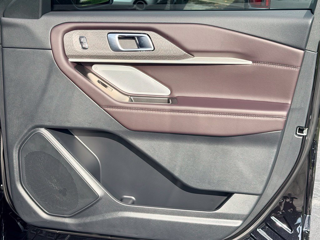 New 2027 Ford Explorer Platinum RWD image 6