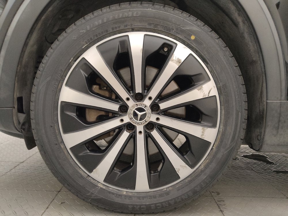 Used 2021 Mercedes-Benz GLB 250 4MATIC w/ Premium Package image 31