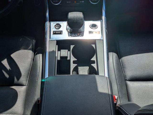 Used 2022 Jaguar XF R-Dynamic SE AWD/4WD image 18