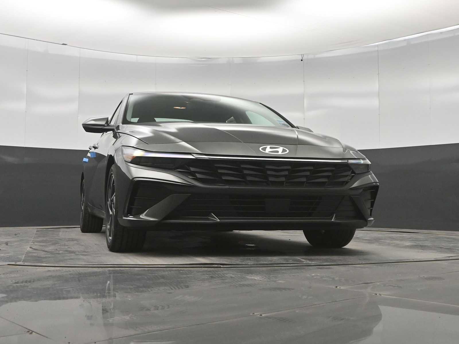 New 2026 Hyundai Elantra Limited FWD image 37