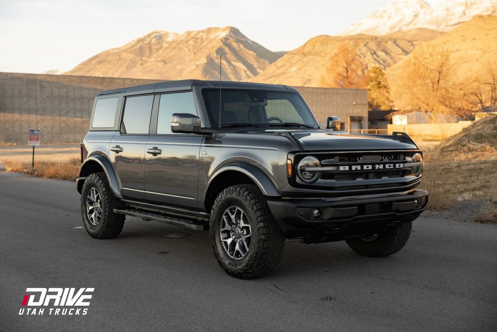 Used 2021 Ford Bronco Outer Banks image 1