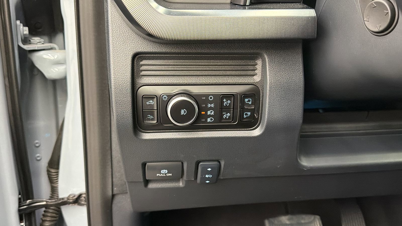 Used 2025 Ford F250 Platinum image 32