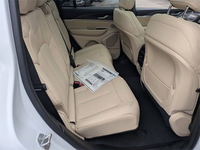 New 2026 Jeep Grand Cherokee Limited w/ Luxury Tech Group II AWD/4WD image 27
