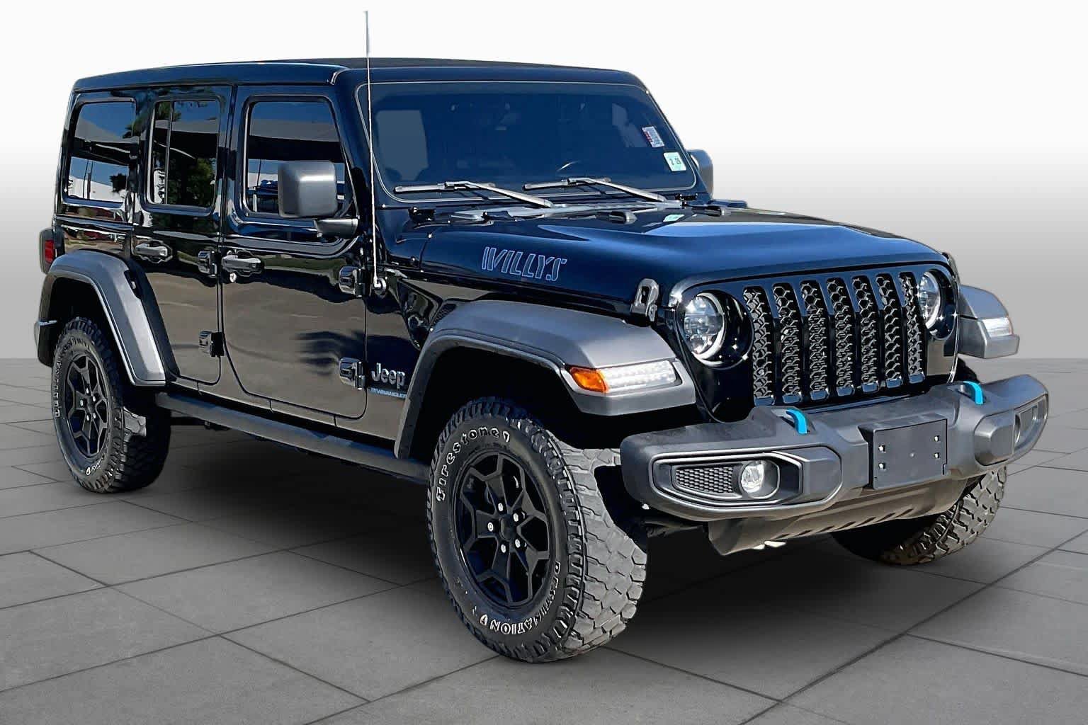 Used 2023 Jeep Wrangler Unlimited w/ Sun & Screen Package AWD/4WD image 3