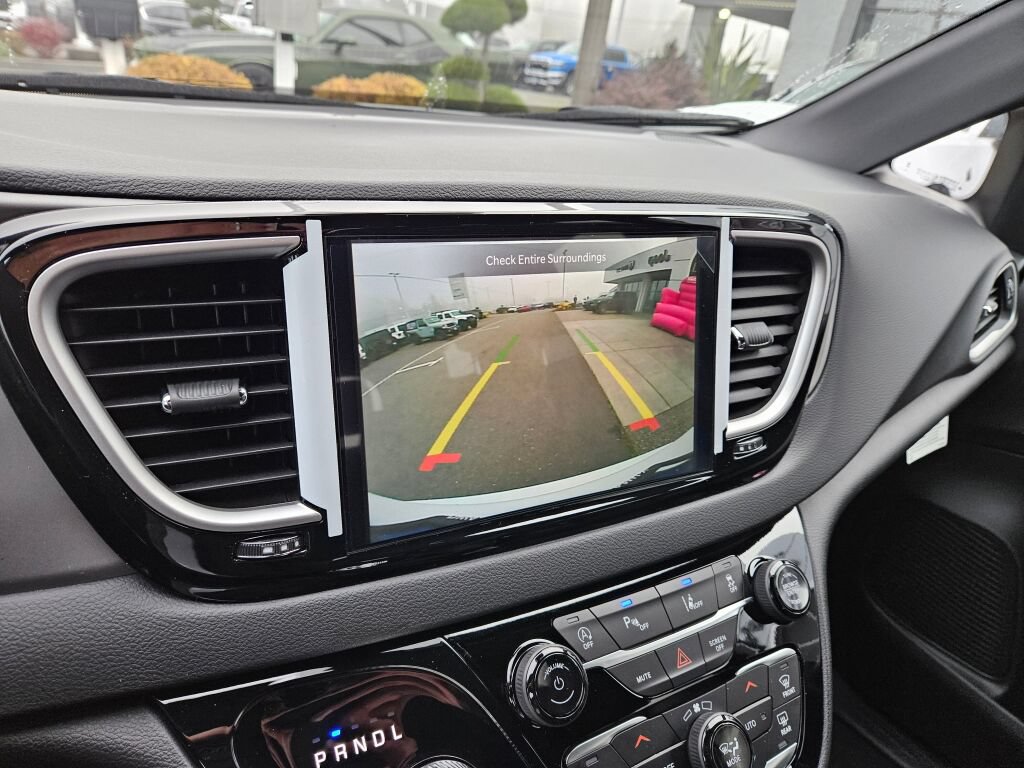New 2027 Chrysler Pacifica LX FWD image 25