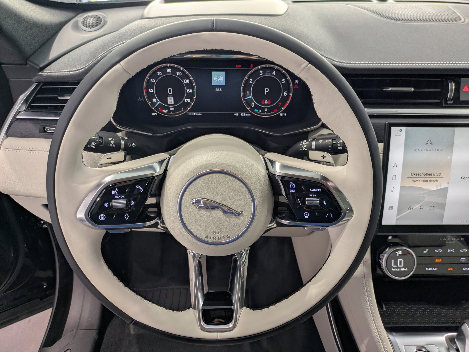 New 2026 Jaguar F-PACE R-Dynamic S image 15