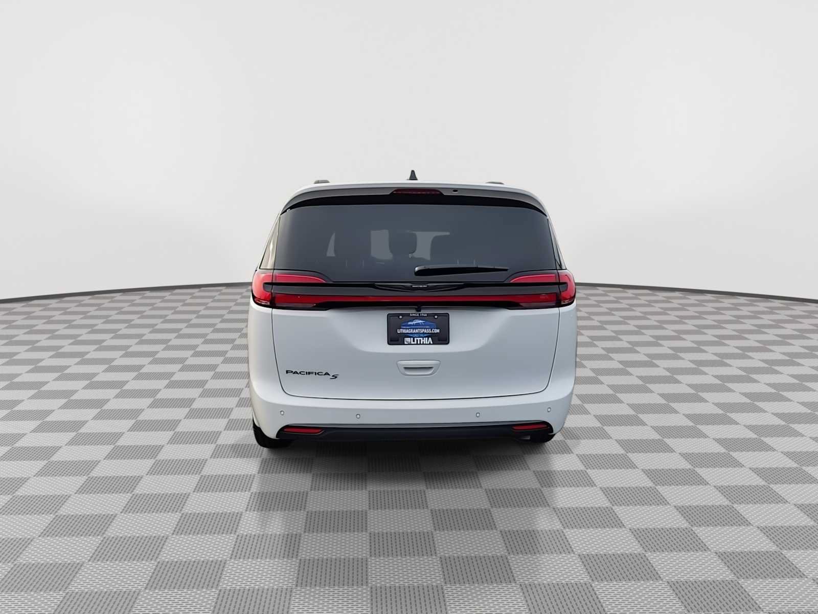 New 2026 Chrysler Pacifica Select w/ S Appearance Package FWD image 7