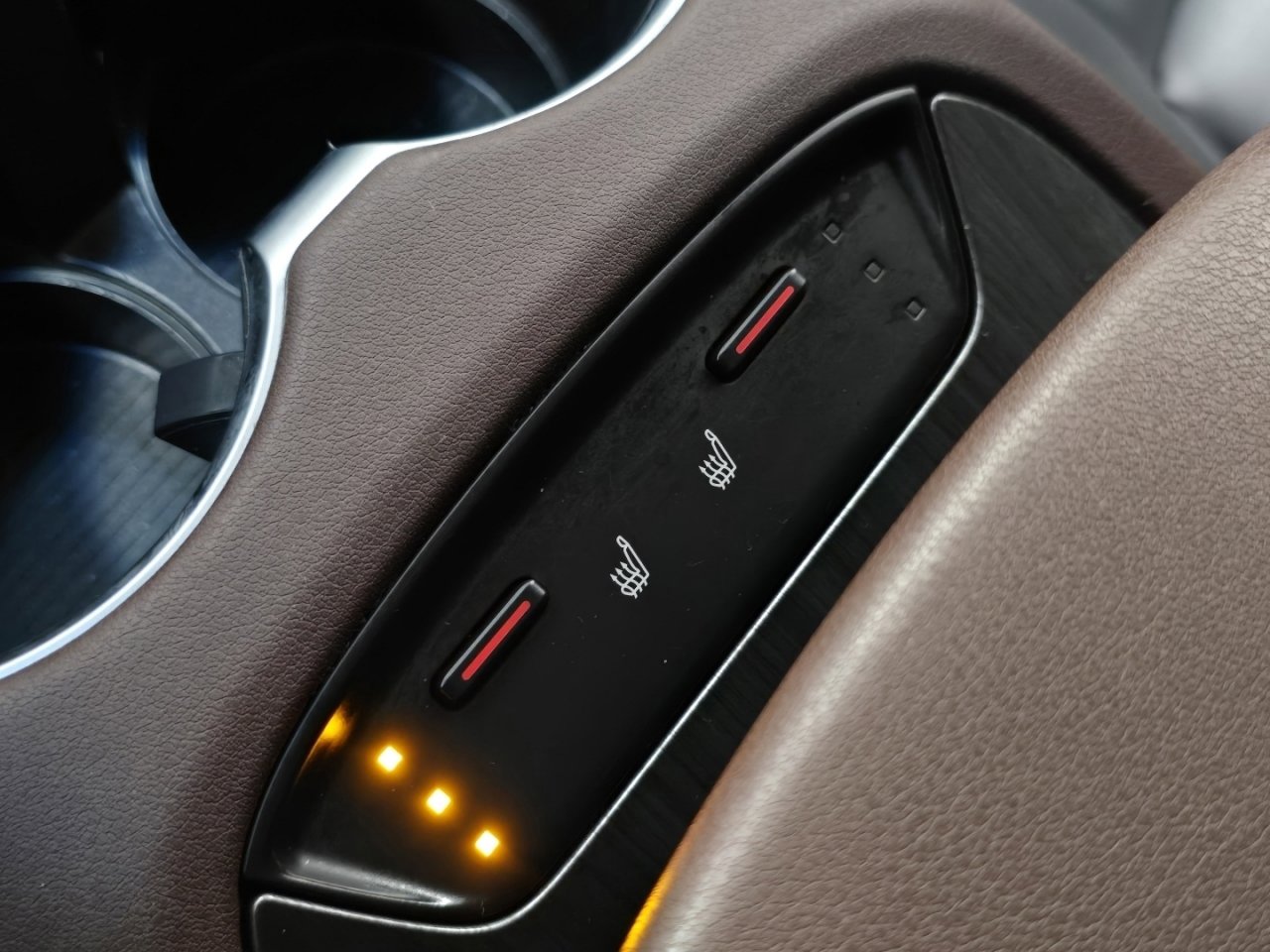 Certified 2024 Toyota Venza LE image 28