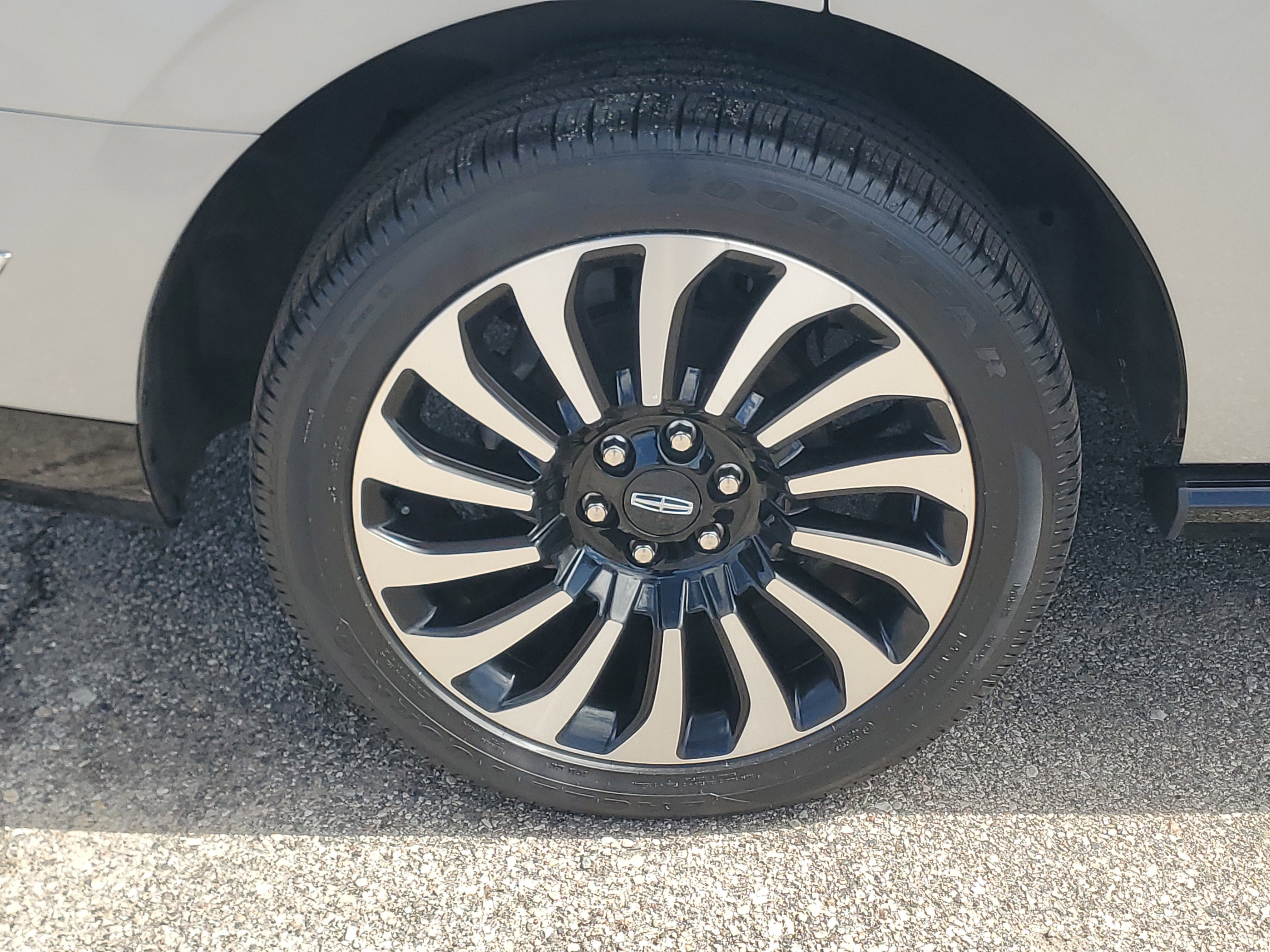 Certified 2023 Lincoln Navigator Black Label AWD/4WD image 7