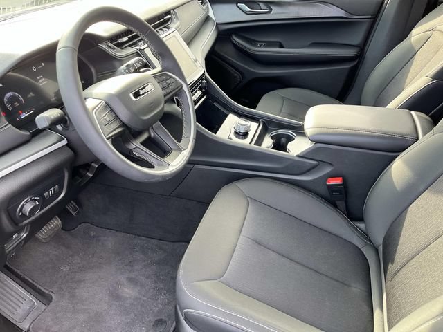 Used 2025 Jeep Grand Cherokee Laredo X AWD/4WD image 26