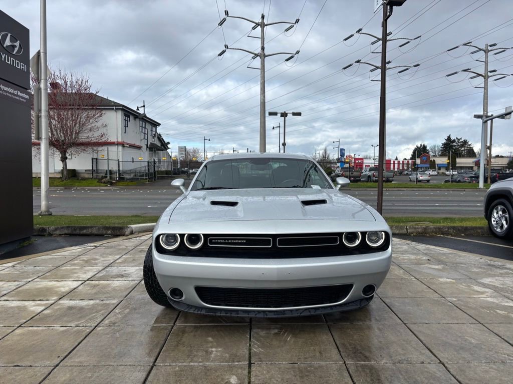 Used 2023 Dodge Challenger SXT image 3