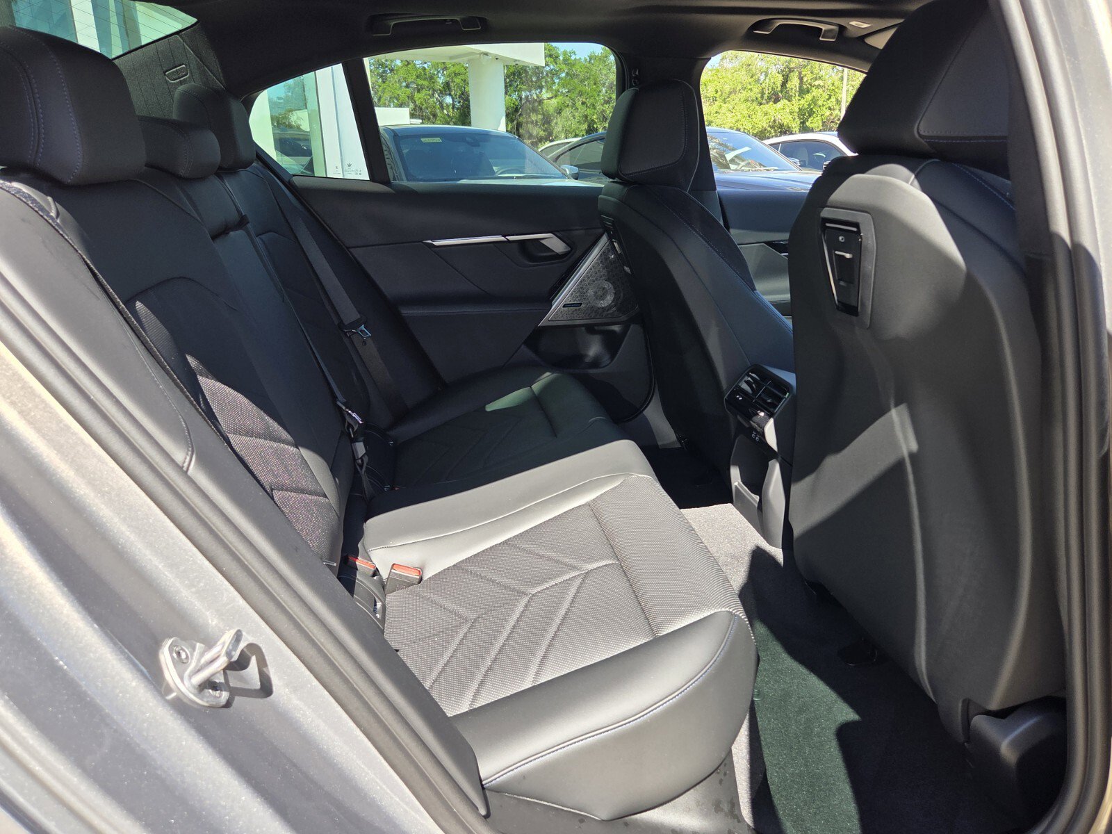 New 2026 BMW i5 eDrive40 w/ M Sport Package image 14