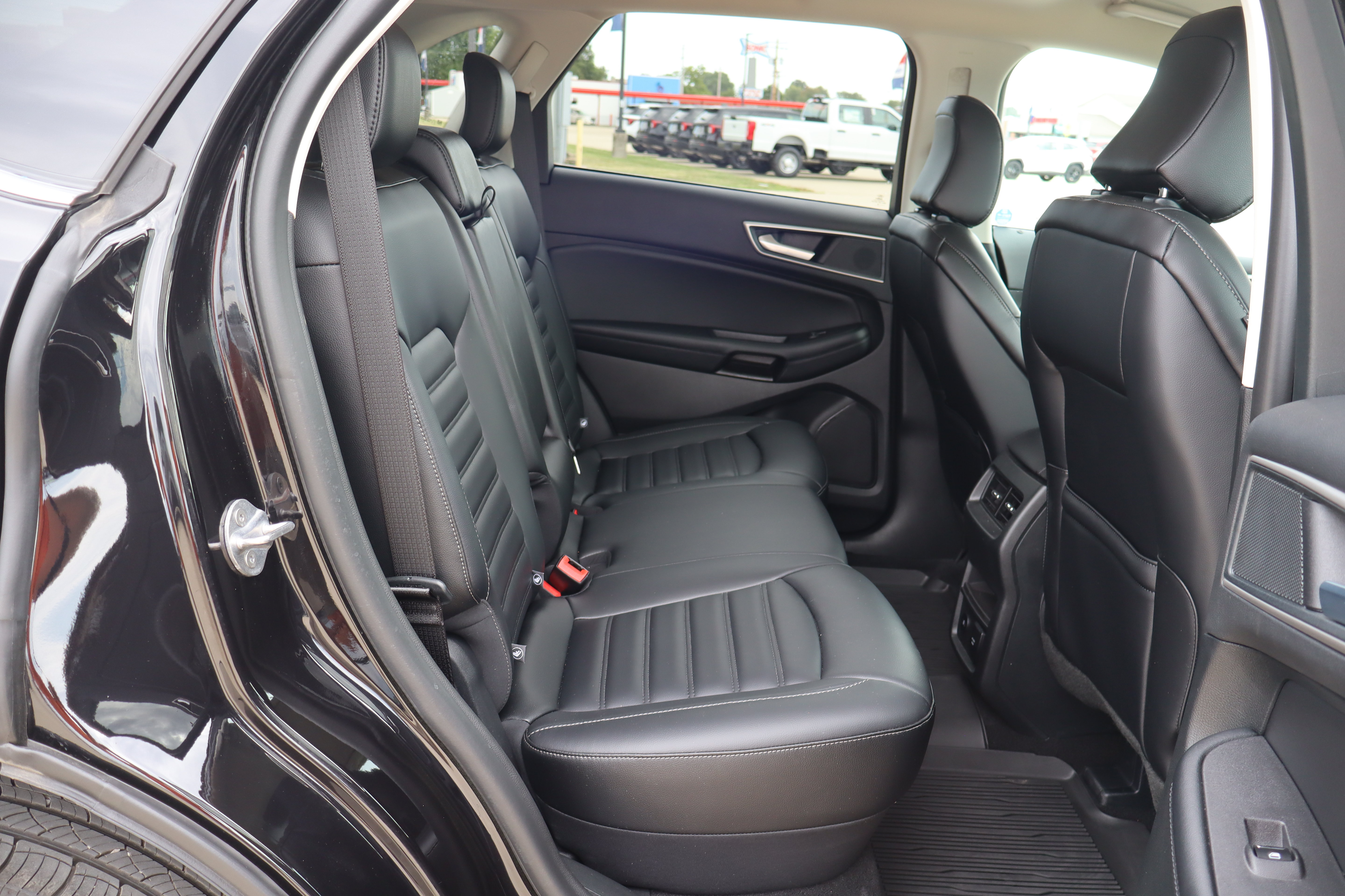 Used 2024 Ford Edge SEL w/ Convenience Package AWD/4WD image 12