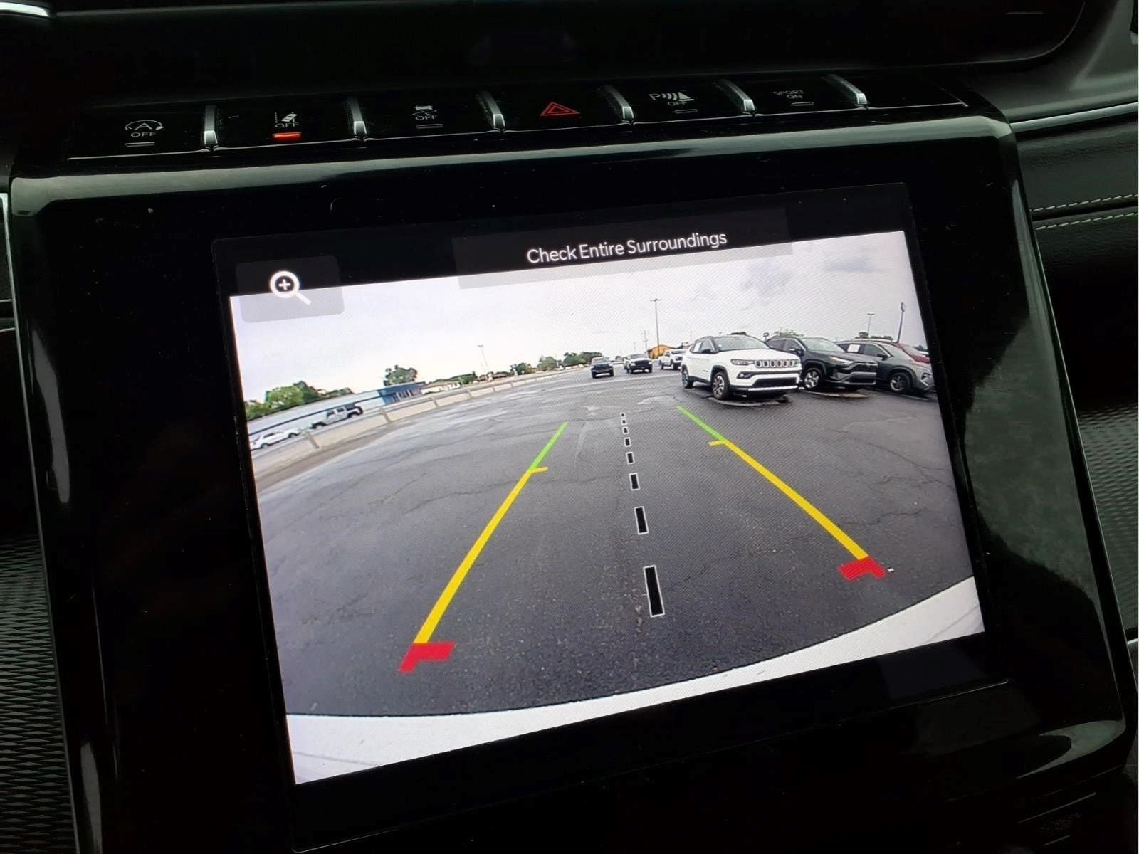 Used 2023 Jeep Grand Cherokee Laredo AWD/4WD image 10