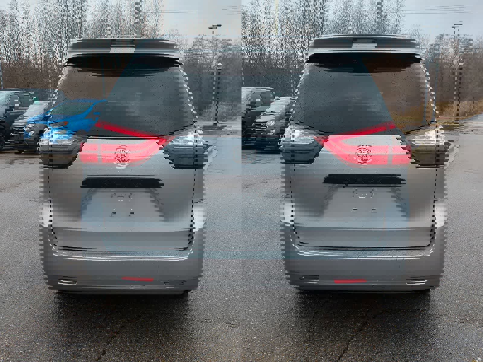 Used 2016 Toyota Sienna L image 7