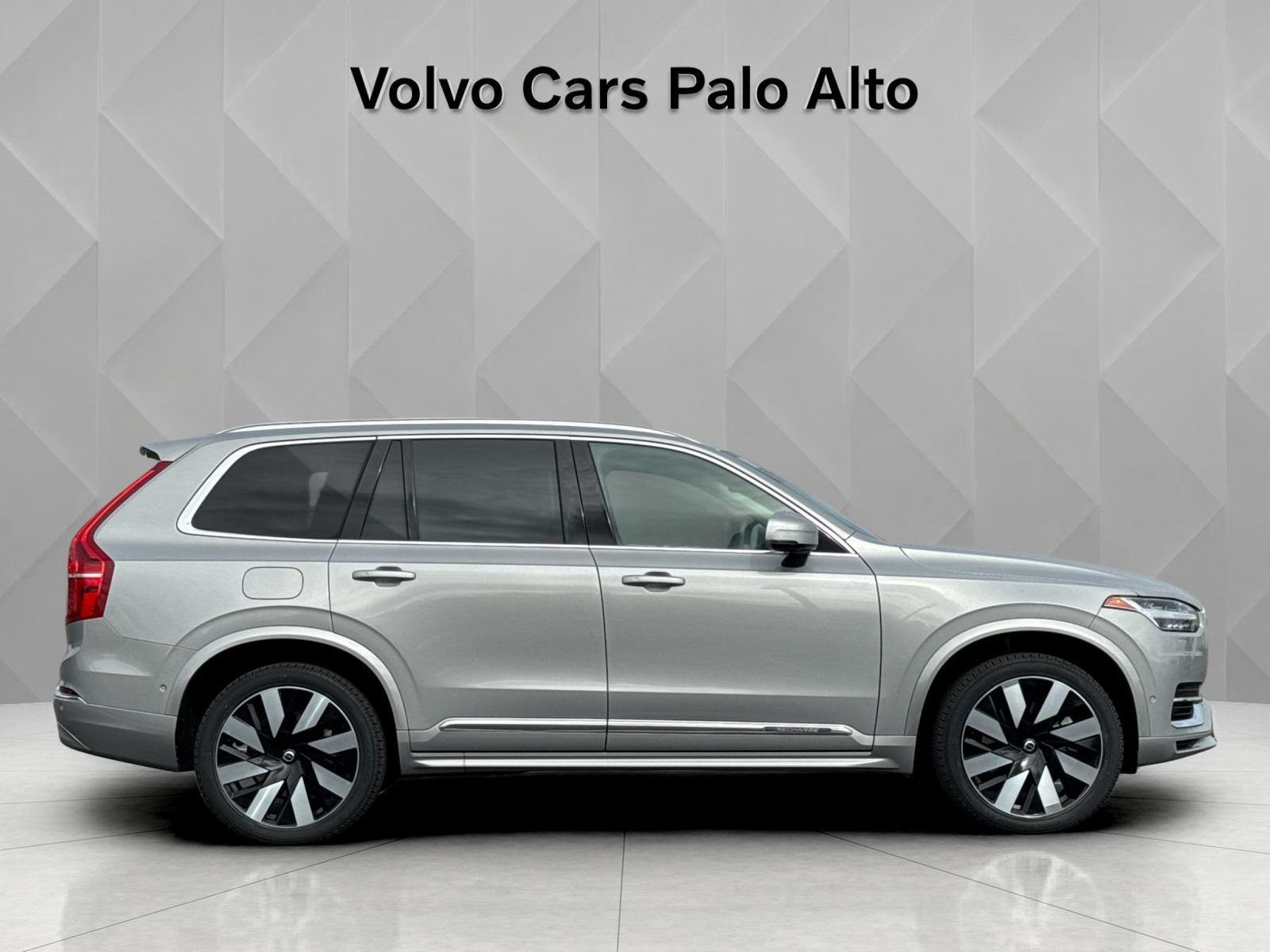 Certified 2023 Volvo XC90 T8 Ultimate w/ Protection Package AWD/4WD image 12