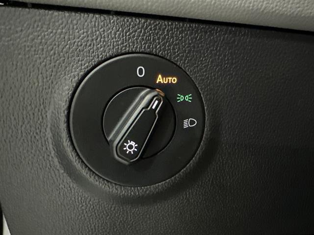 Certified 2022 Volkswagen Taos SE image 29