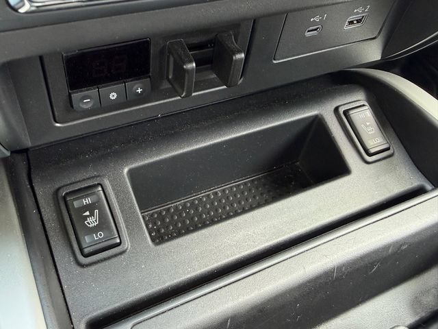 Used 2024 Nissan Titan SV w/ SV Convenience Package RWD image 17