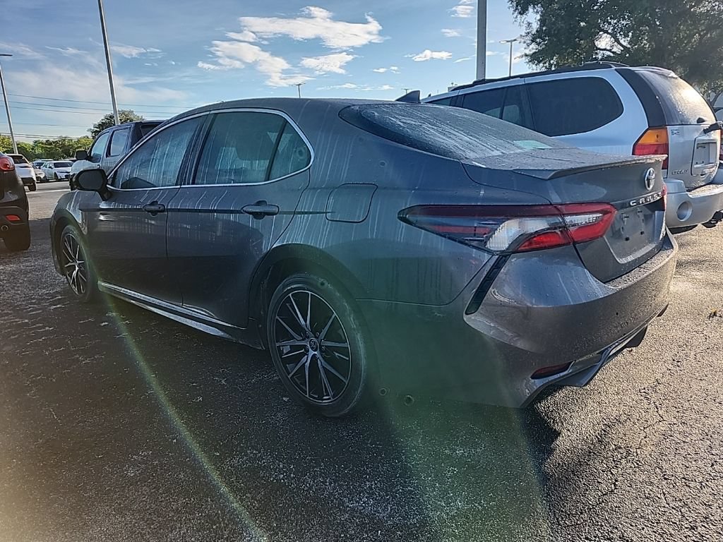 Used 2024 Toyota Camry SE w/ Convenience Package FWD image 5