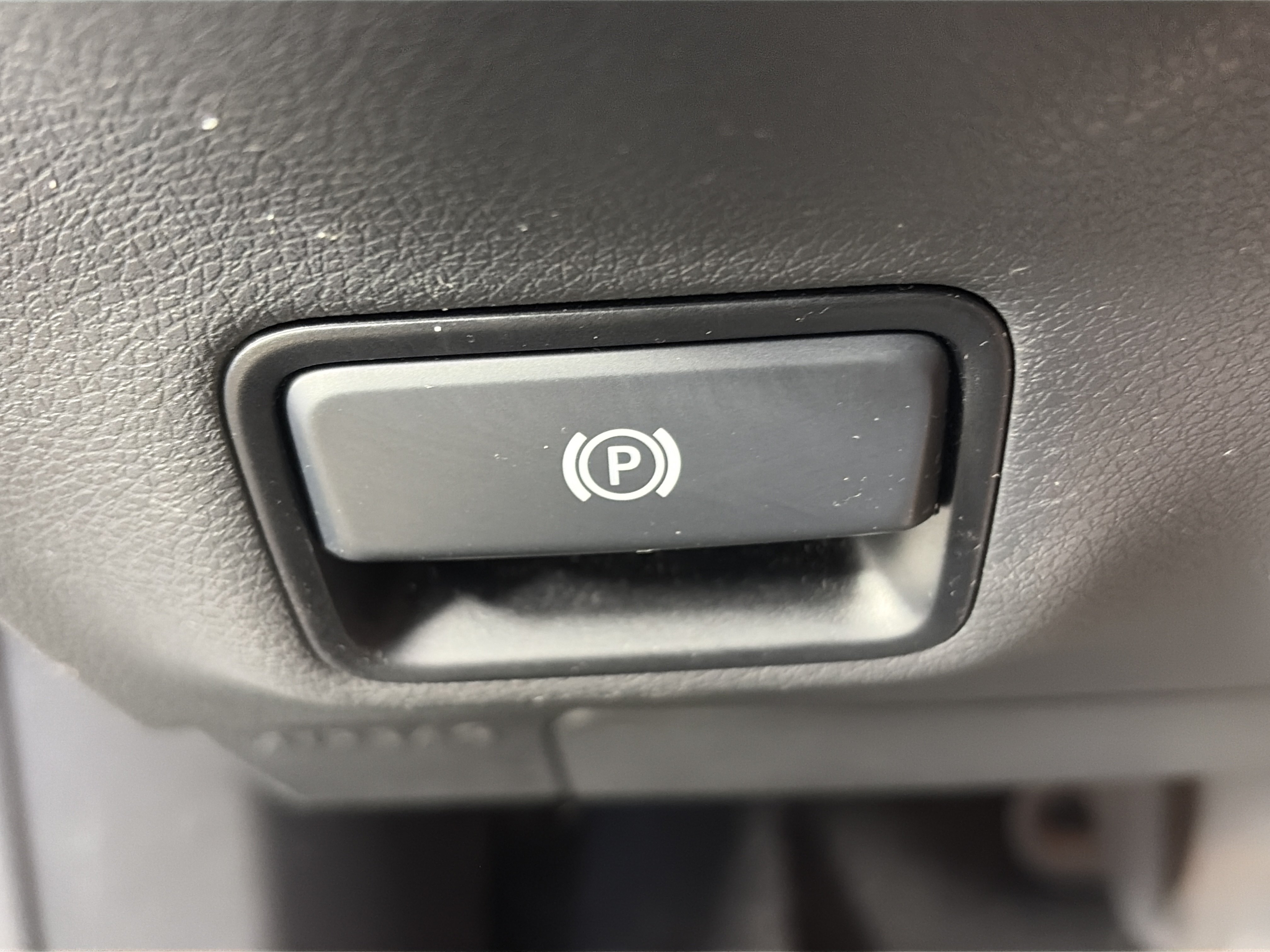 Used 2015 Mercedes-Benz GLA 250 4MATIC image 28