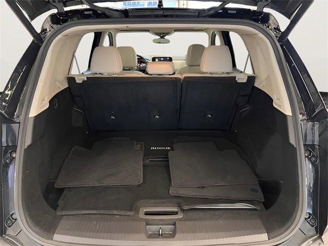 Used 2023 Nissan Rogue SL w/ SL Premium Package image 11