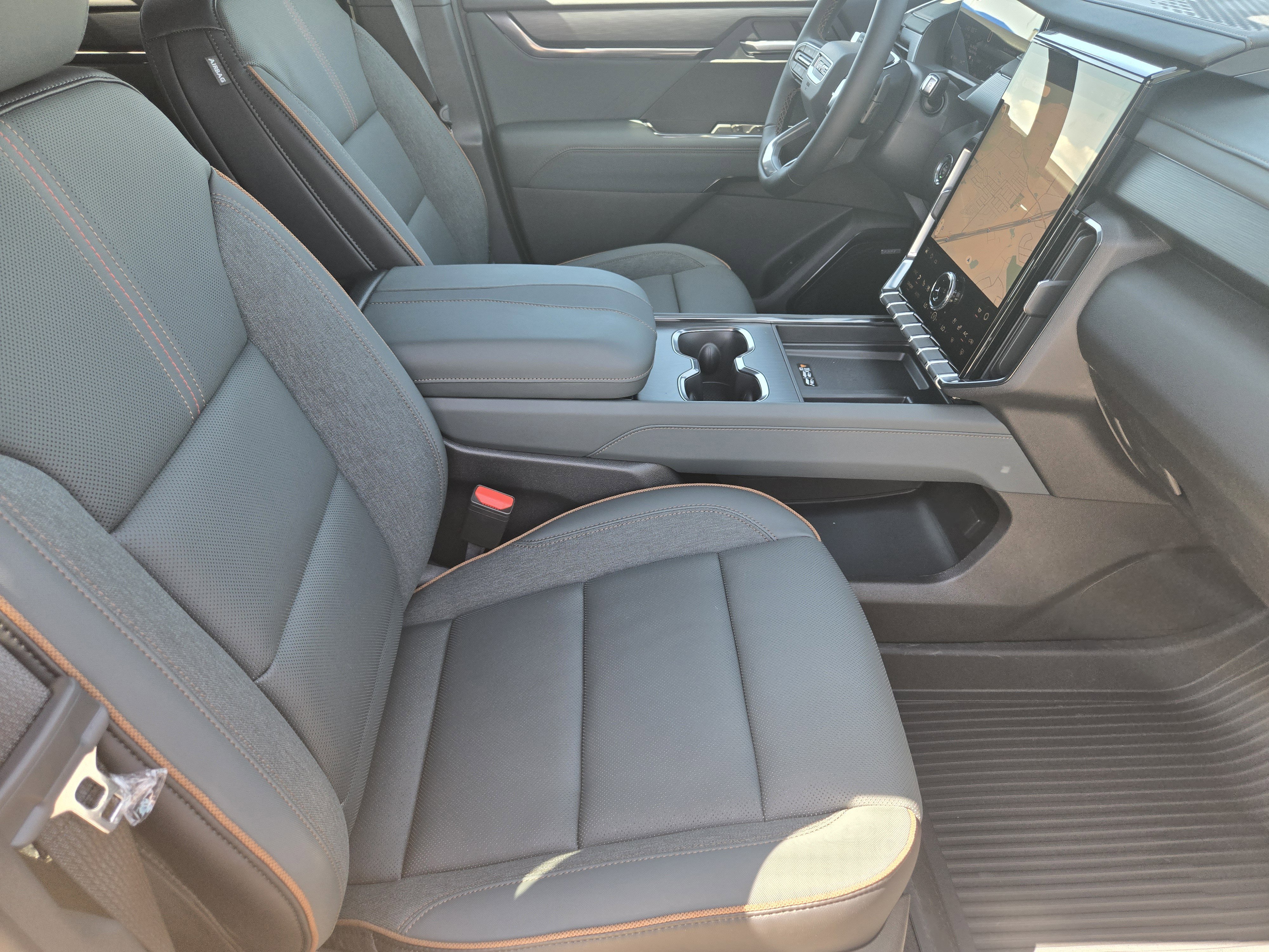 New 2026 GMC Acadia AT4 w/ Luxury Package image 10