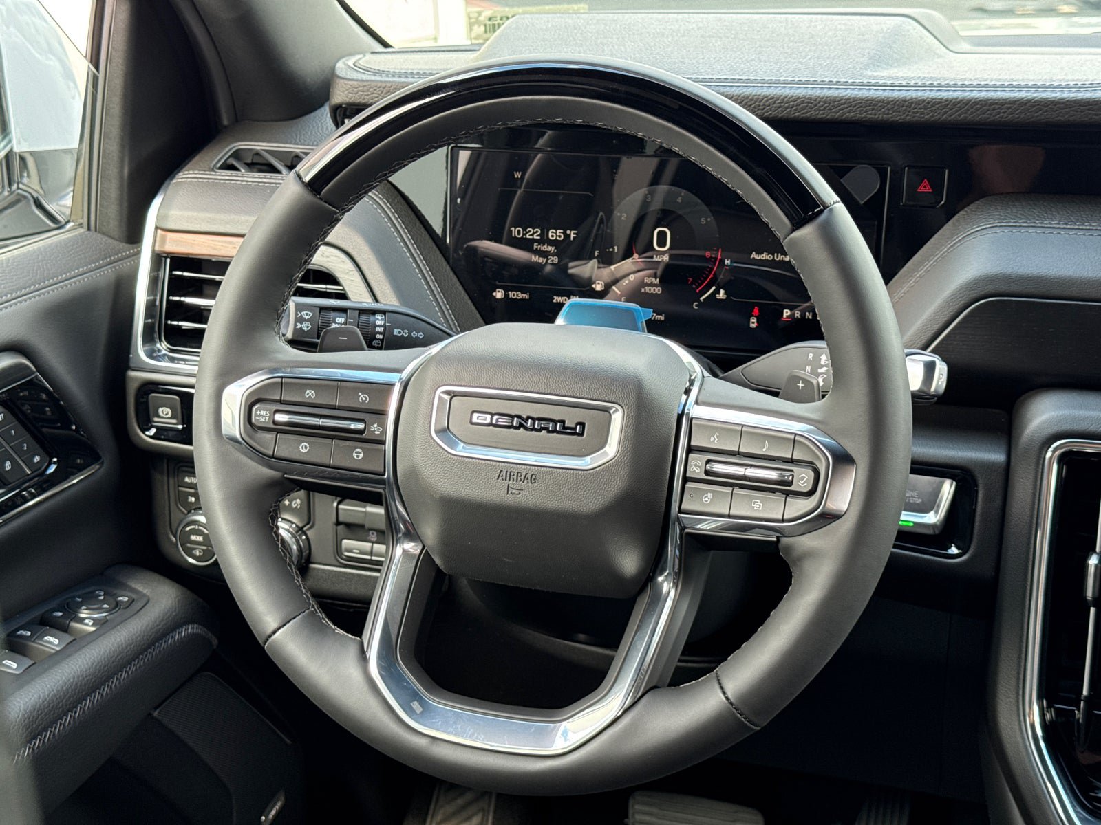 Used 2026 GMC Yukon XL Denali w/ Denali Reserve Package AWD/4WD image 29