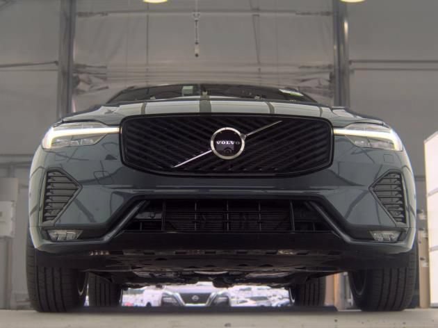 Used 2026 Volvo XC60 B5 Plus AWD/4WD image 3