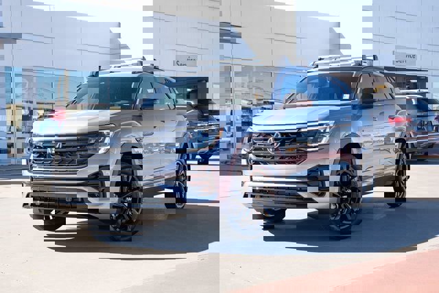 New 2026 Volkswagen Atlas Cross Sport SEL R-Line image 2