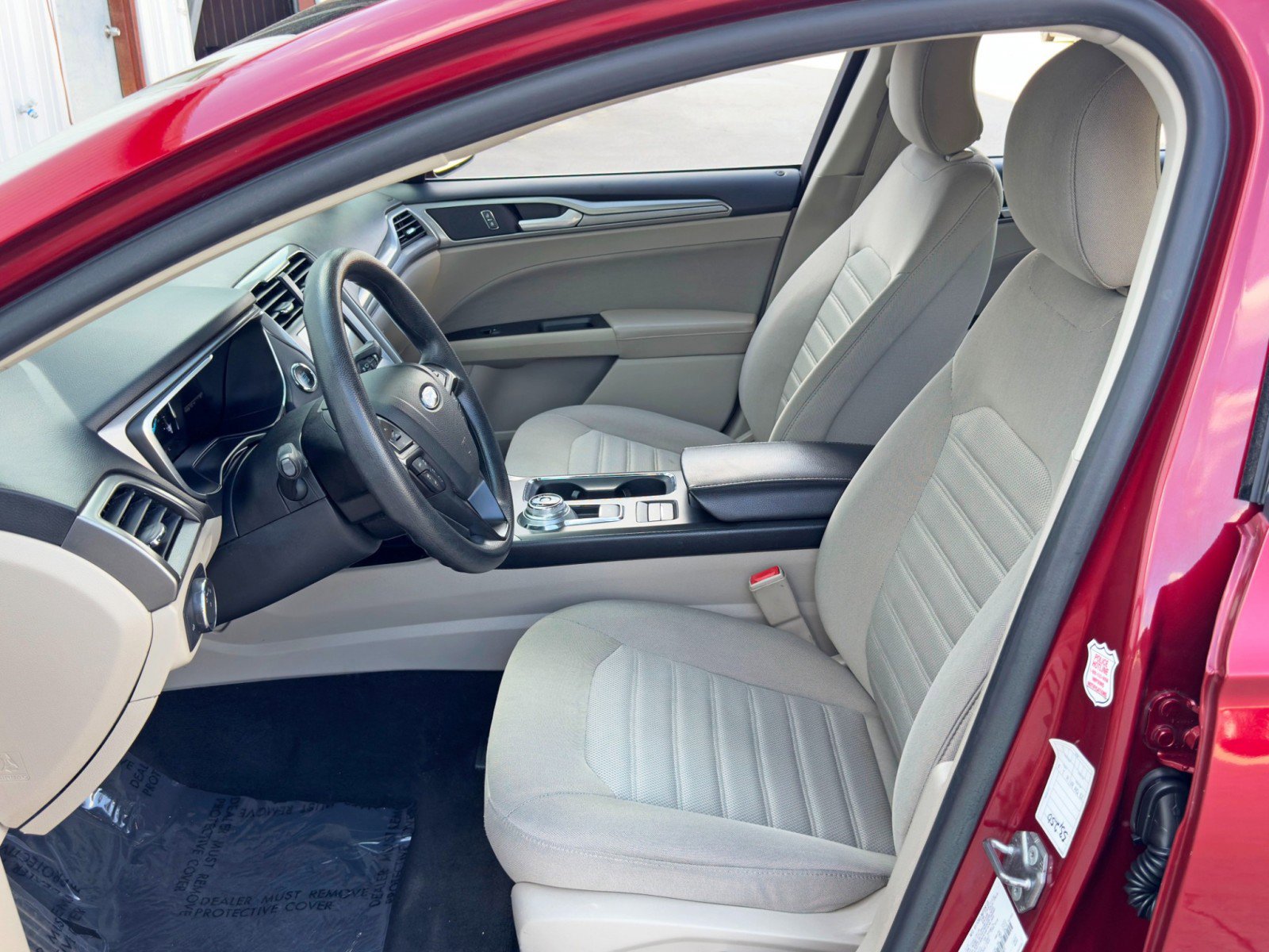 Used 2019 Ford Fusion SE image 14