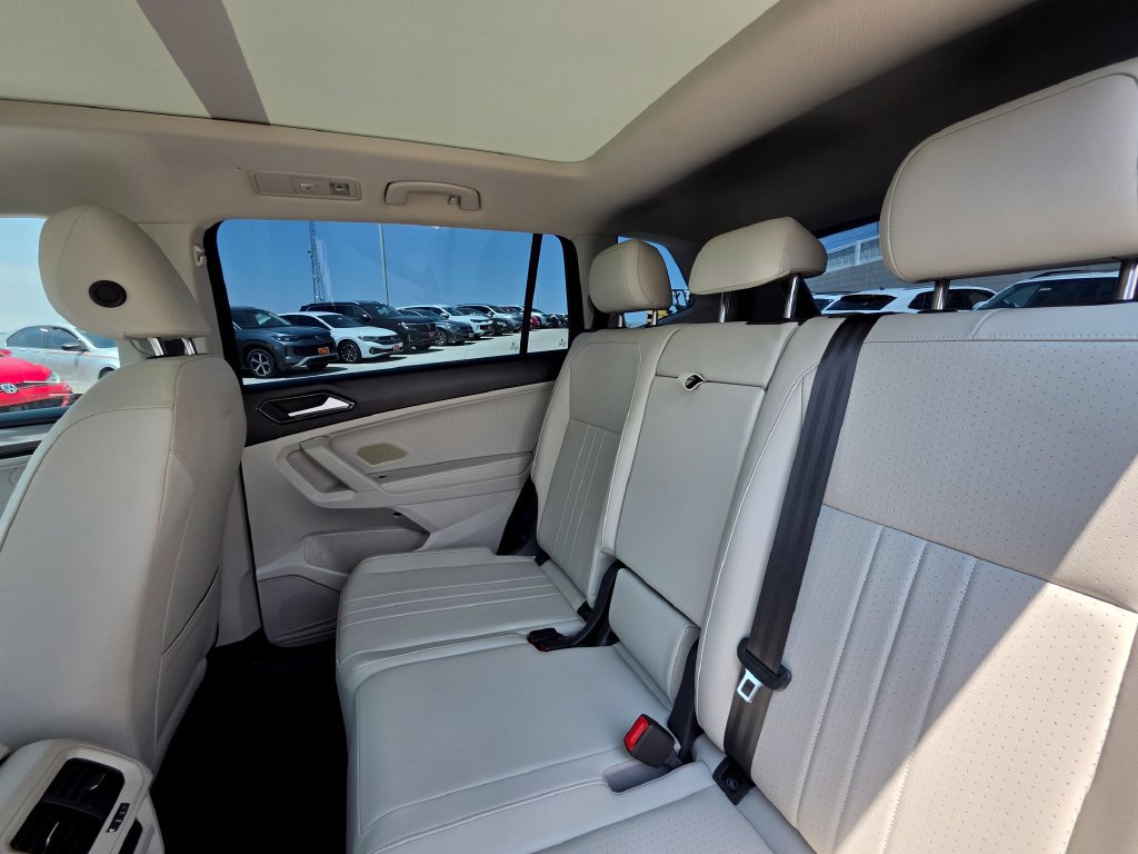 Used 2023 Volkswagen Tiguan SE FWD image 21