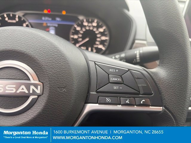 Used 2025 Nissan Altima 2.5 SV FWD image 14