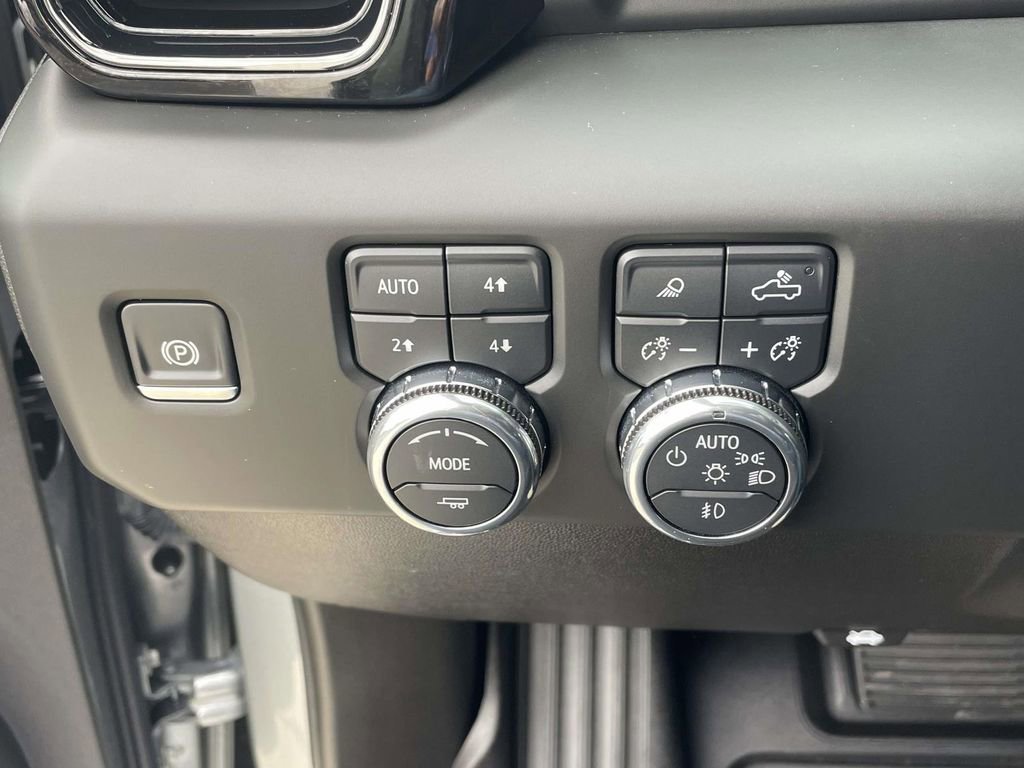 Used 2025 GMC Sierra 1500 AT4 AWD/4WD image 19
