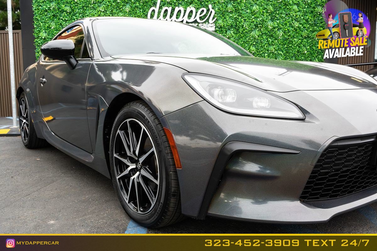 Used 2022 Toyota GR86 w/ ALL Weather Mat Package (TMS) RWD image 4