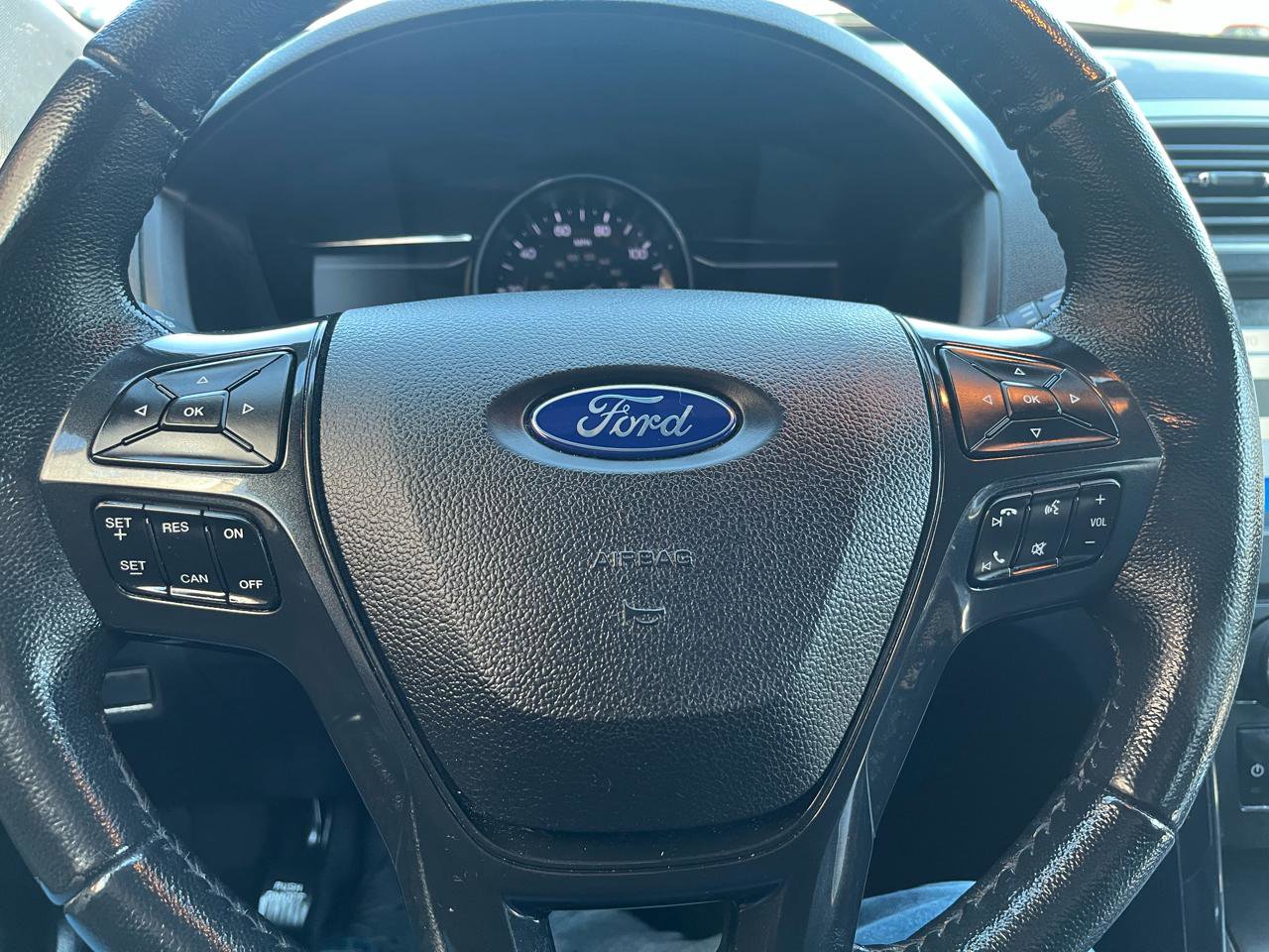 Used 2018 Ford Explorer XLT w/ Equipment Group 201A AWD/4WD image 21